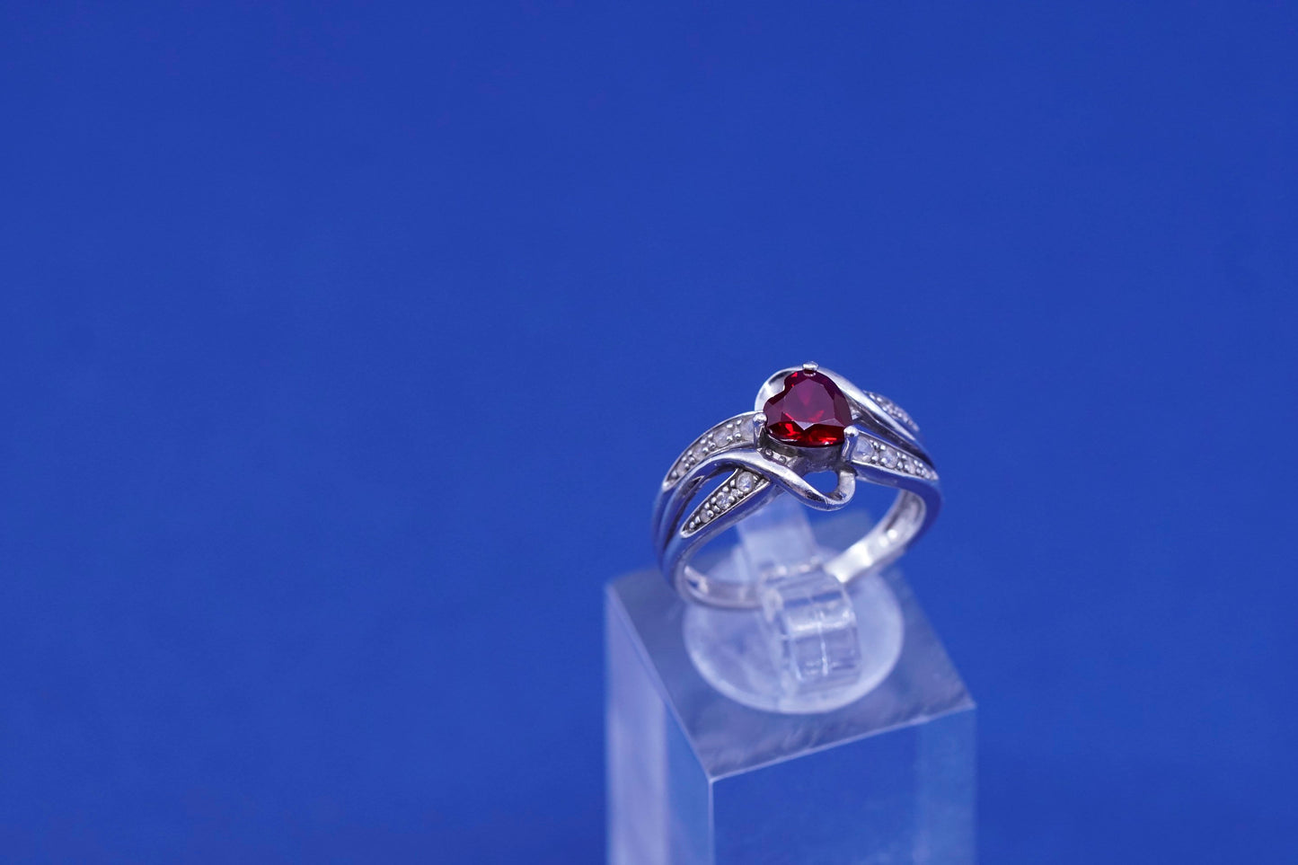 Size 7, vintage Sterling 925 silver handmade ring with heart Ruby and diamond