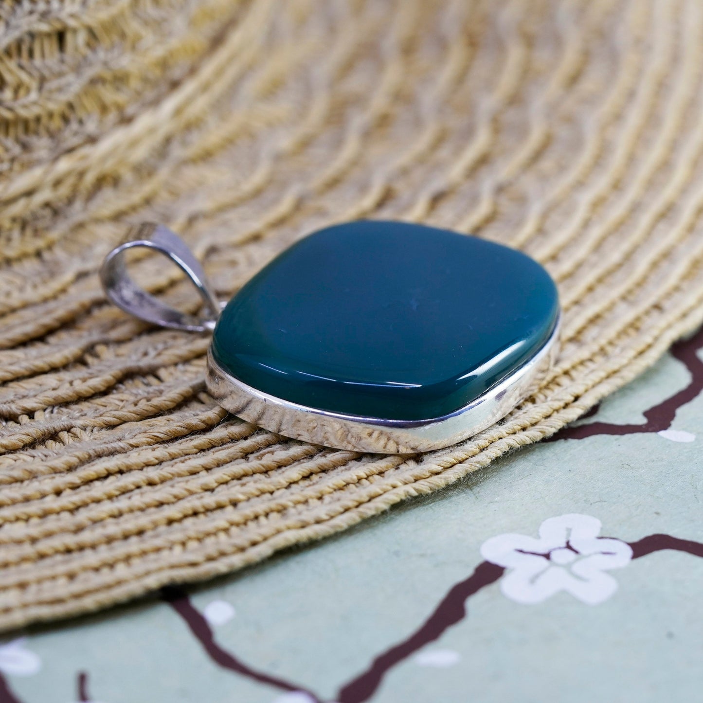Vintage Sterling 925 silver handmade pendant with oval jade