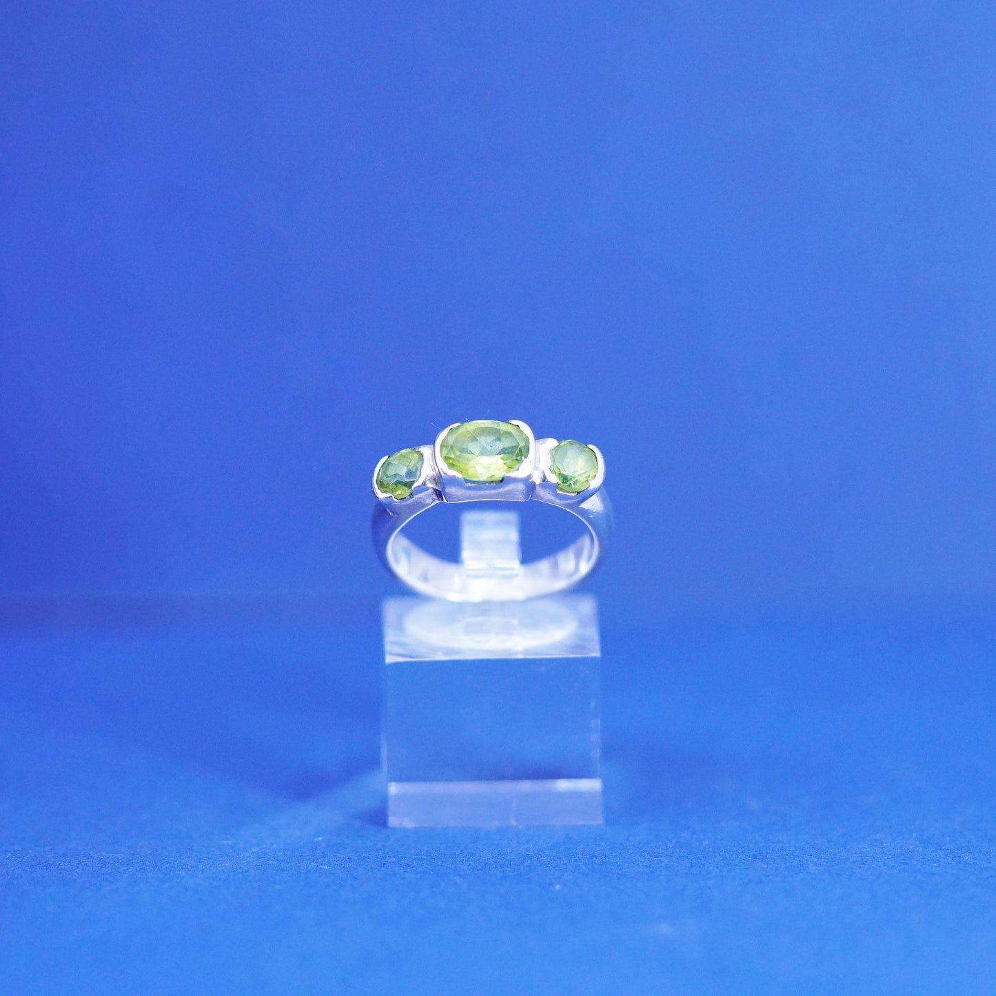 Size 7.5, vintage Sterling silver handmade ring, 925 stackable band w/peridot