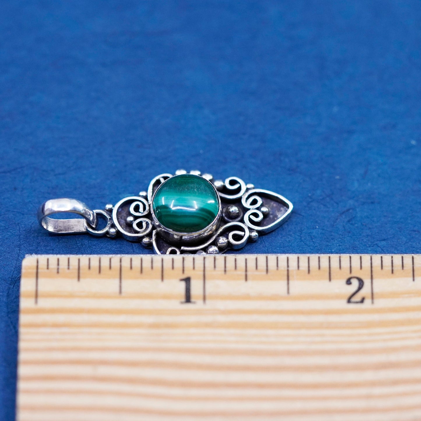 vtg mexico Sterling 925 silver handmade pendant with oval malachite and beads