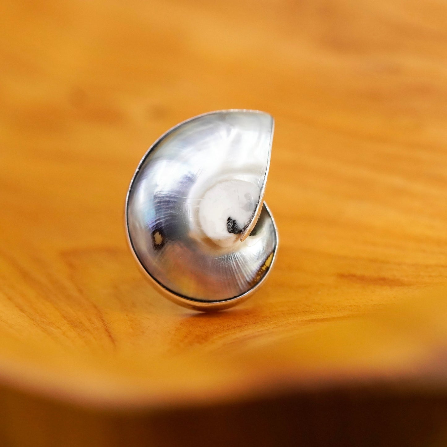 Size 7.5, vintage Sterling 925 silver handmade ring with fossil shell