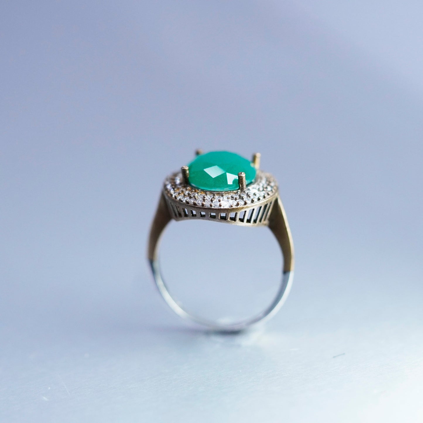 Size 8, vintage Sterling 925 silver handmade ring with emerald and cluster cz