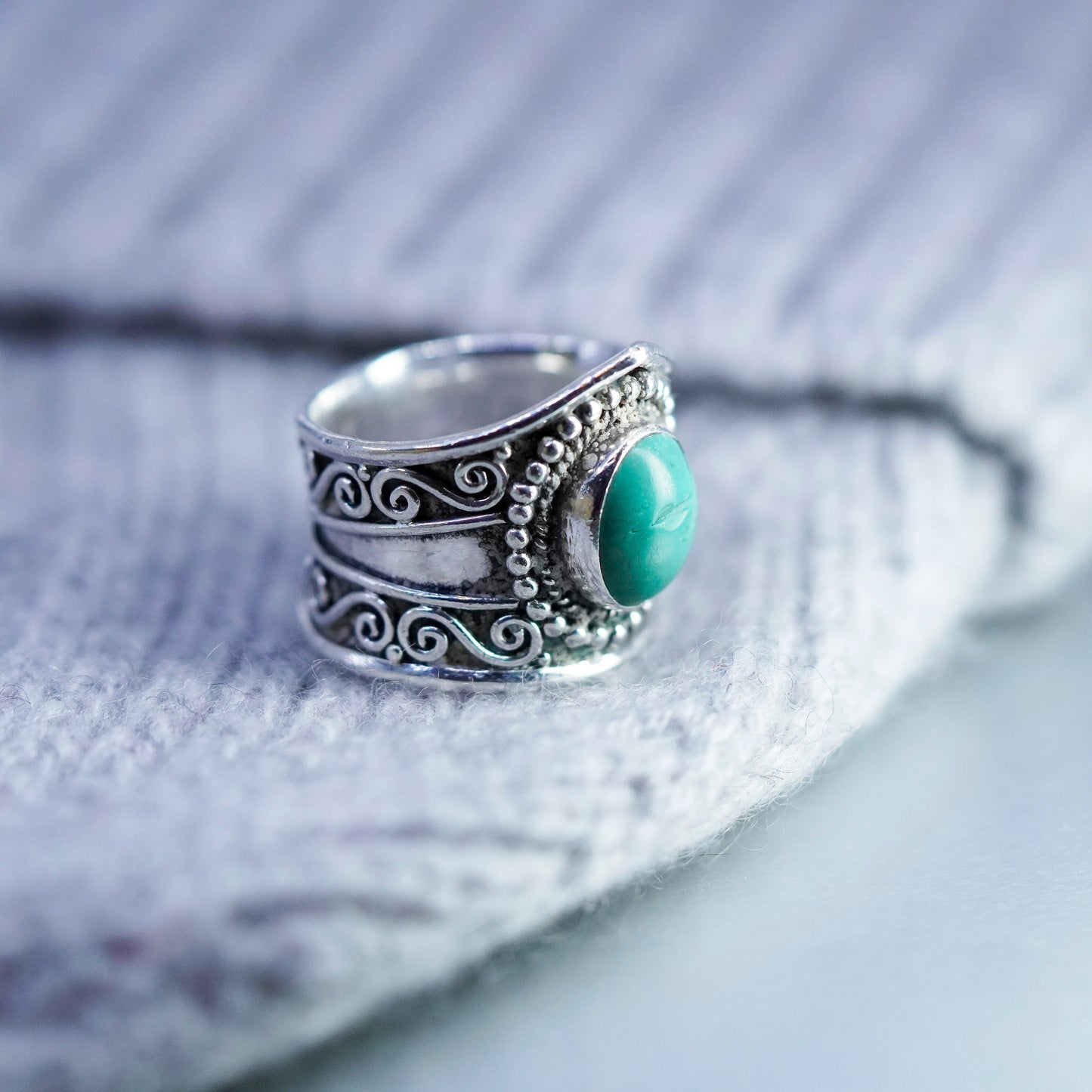 Size 8.5, Southwestern Sterling 925 silver handmade Bali ring with turquoise