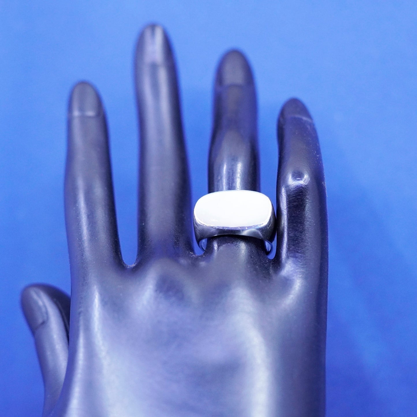 Size 7, vintage sterling silver handmade ring, 925 band with mother of pearl