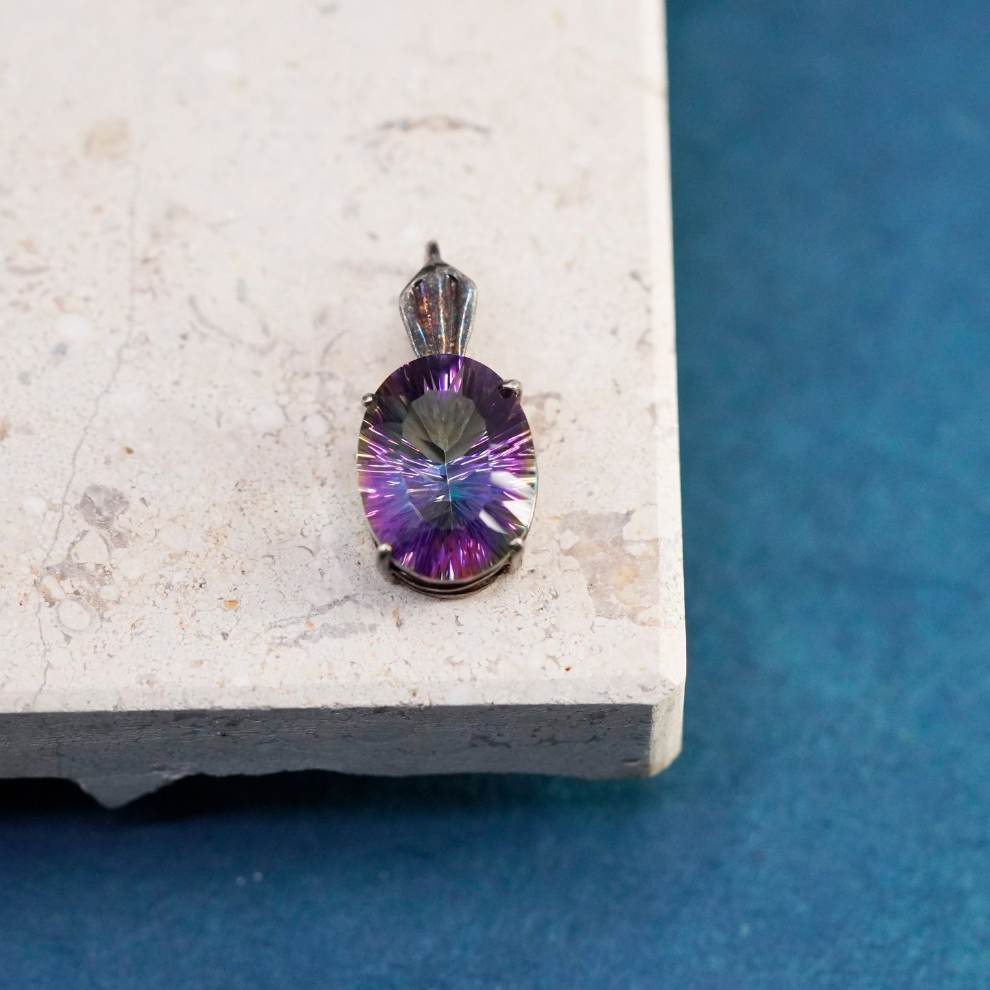 Vintage sterling 925 silver handmade pendant with rainbow topaz