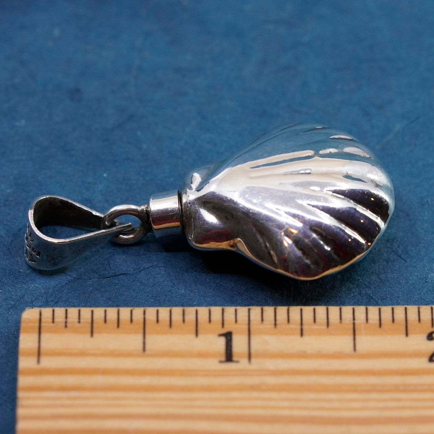 Vintage Sterling 925 silver handmade shell shaped poison bottle pendant