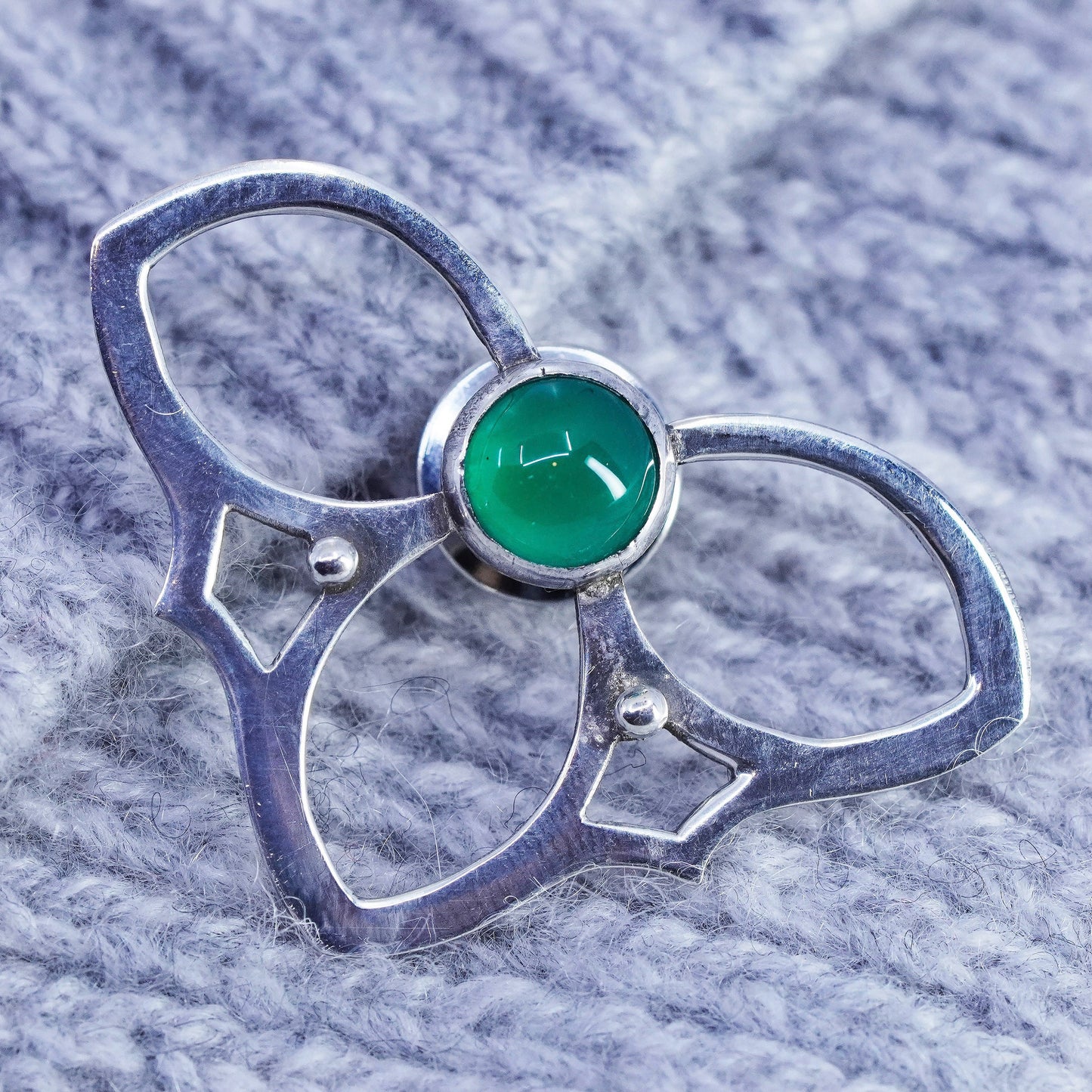 Vintage Sterling 925 silver handmade brooch pin with emerald