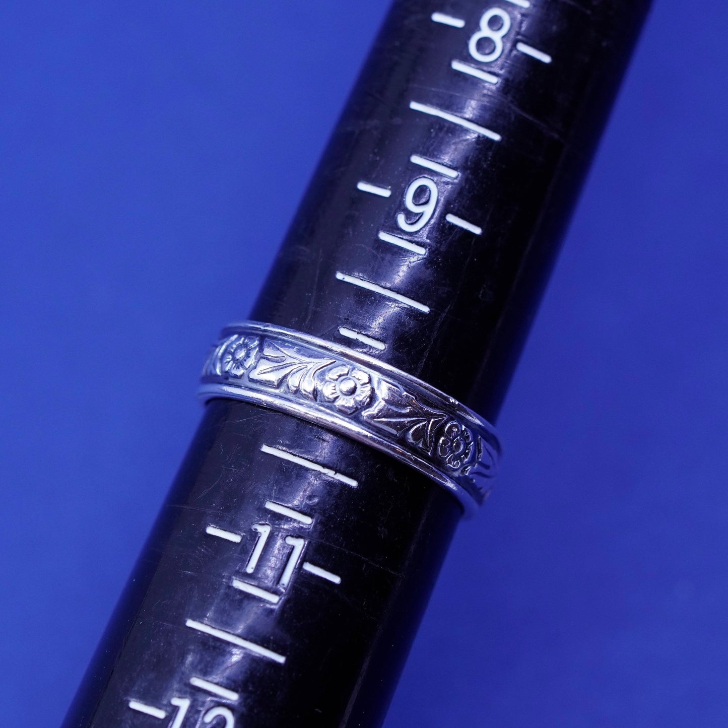 Size 10, vtg wheeler Sterling silver handmade ring, 925 band w/ flower relief