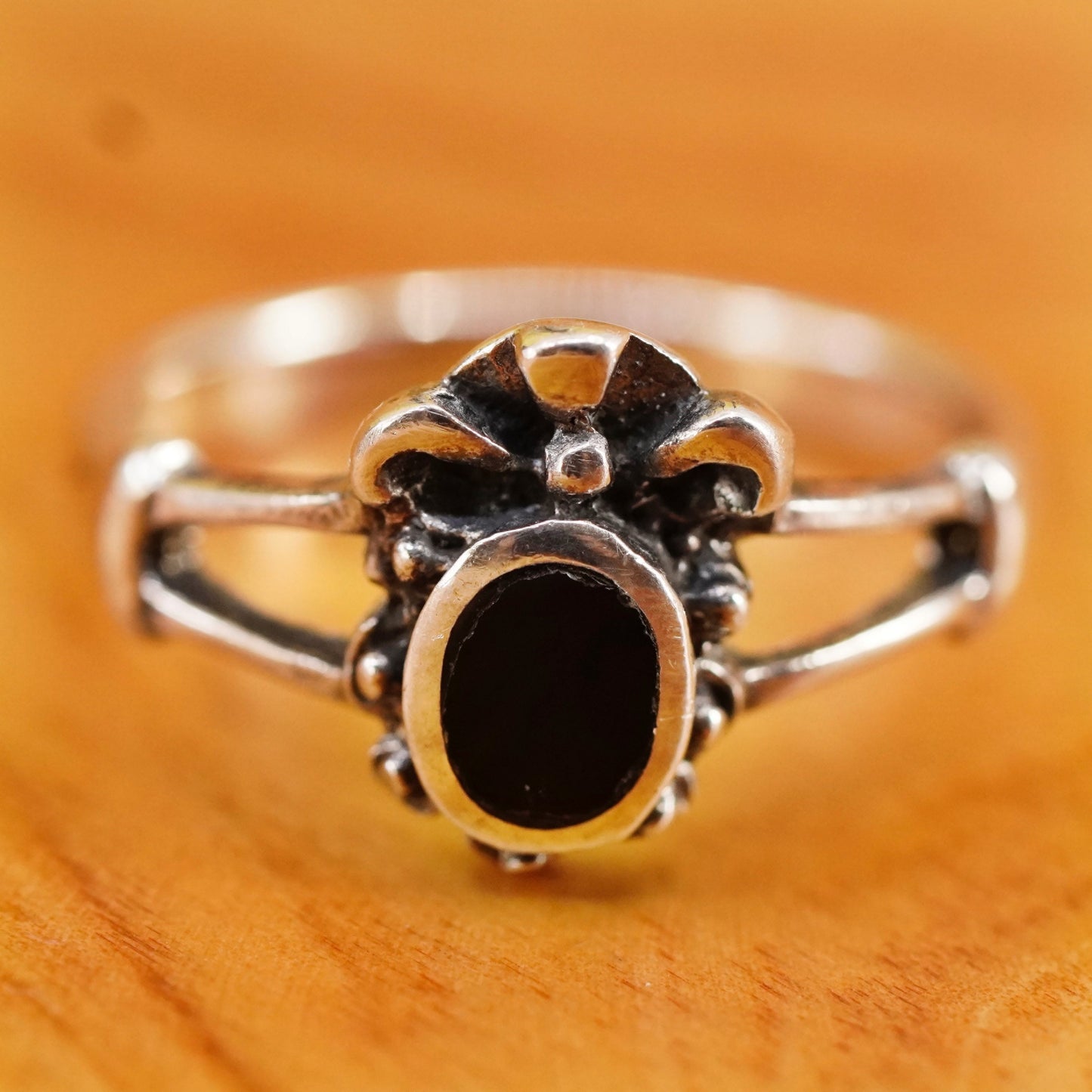 Size 6.5, vintage Sterling 925 silver handmade ring with oval onyx
