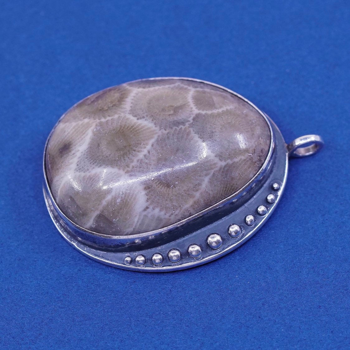 vtg Ben 1970s Sterling silver handmade pendant, 925 w/ fossil shell
