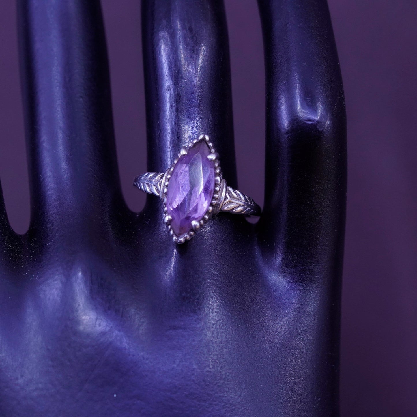 Size 8.5, vtg kabana Sterling Silver Handmade ring, 925 ribbed band amethyst