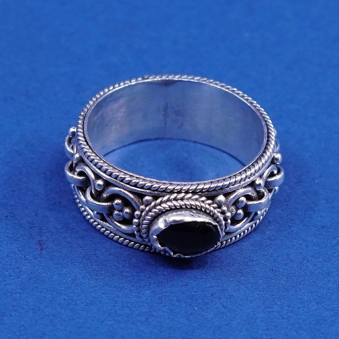 Size 8.5, Sterling silver handmade ring, 925 band w/ chain texture N blue stone