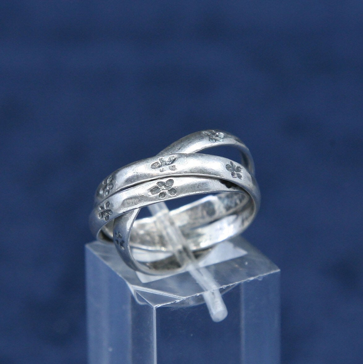 sz 6.25, Sterling silver handmade ring, 925 entwined band w/ flower engraved