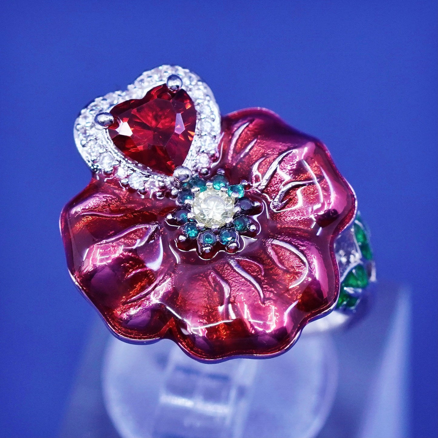 Size 6, Sterling 925 silver ring w/ ruby heart and red enamel flower N emerald