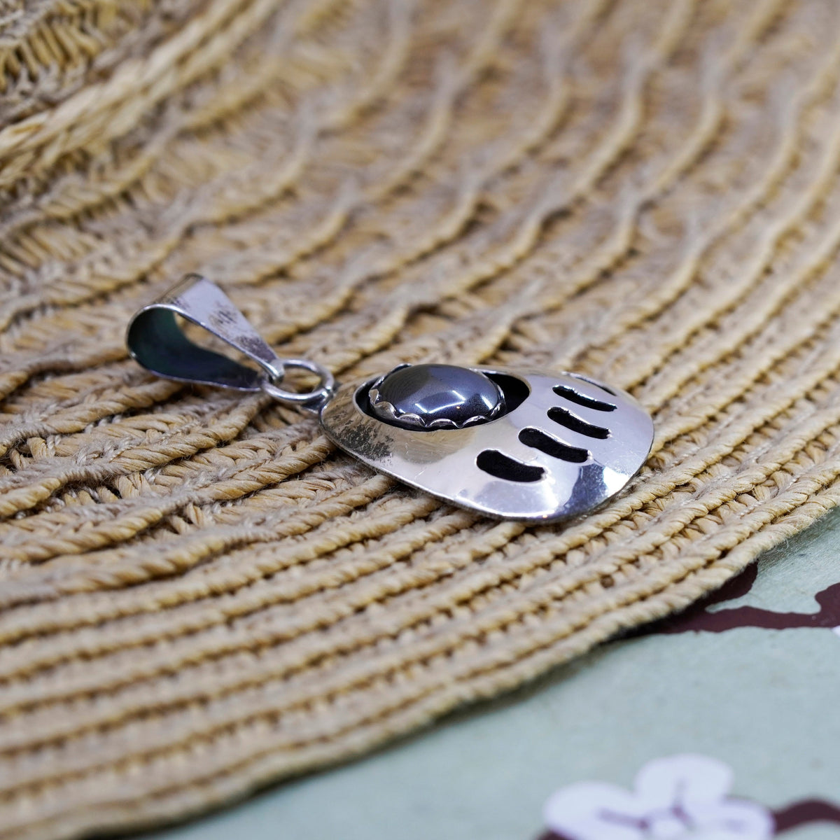Vintage Mexico Sterling 925 silver handmade modern bear paw pendant hematite