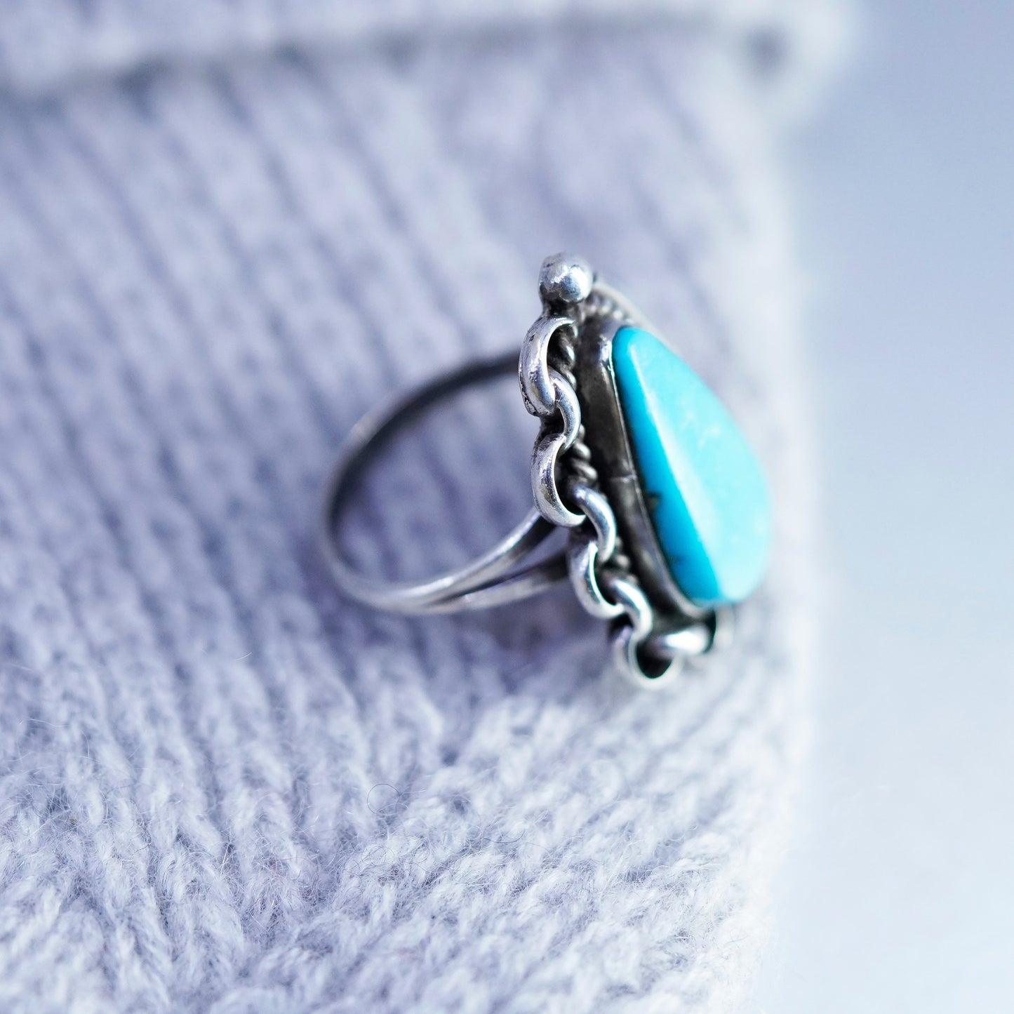 Size 7.5, Native American navajo Sterling 925 silver ring teardrop turquoise