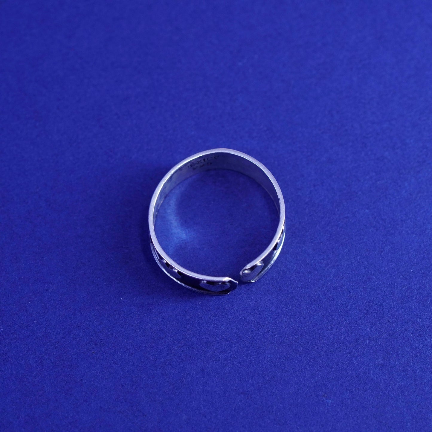 Size 4.5, vintage Mexico sterling silver handmade ring, 925 heart open band