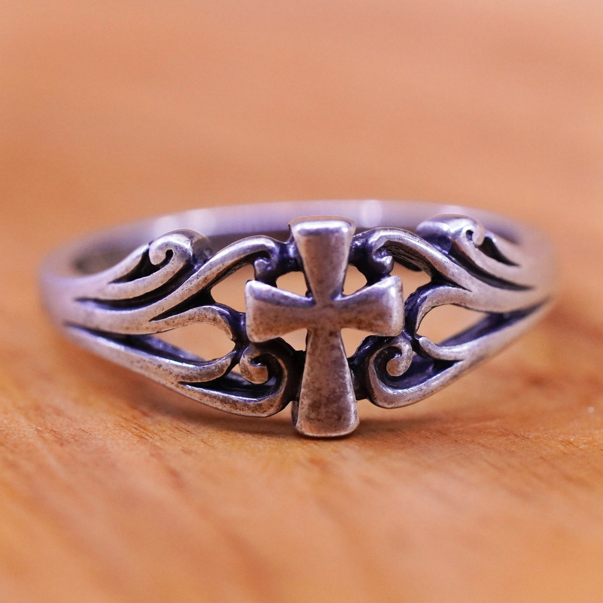 Size 5, vintage Sterling silver handmade ring, 925 filigree cross