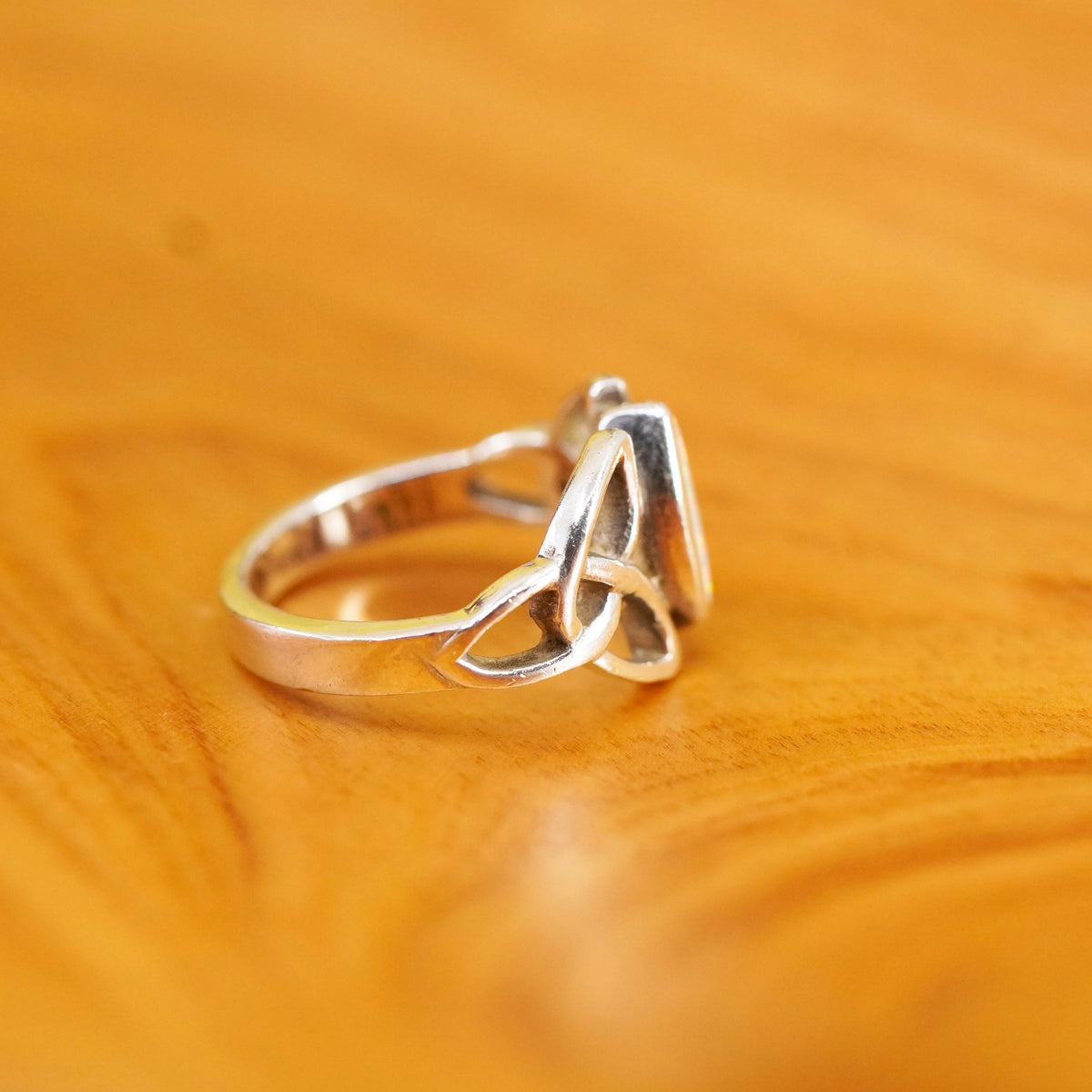 Size 4.75, vintage Irish Celtic knot Sterling 925 silver handmade ring w/ opal