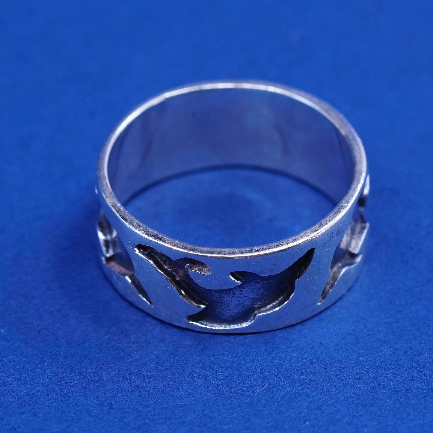 Size 8.25, vtg sterling silver handmade ring, 925 band with dolphin embossed