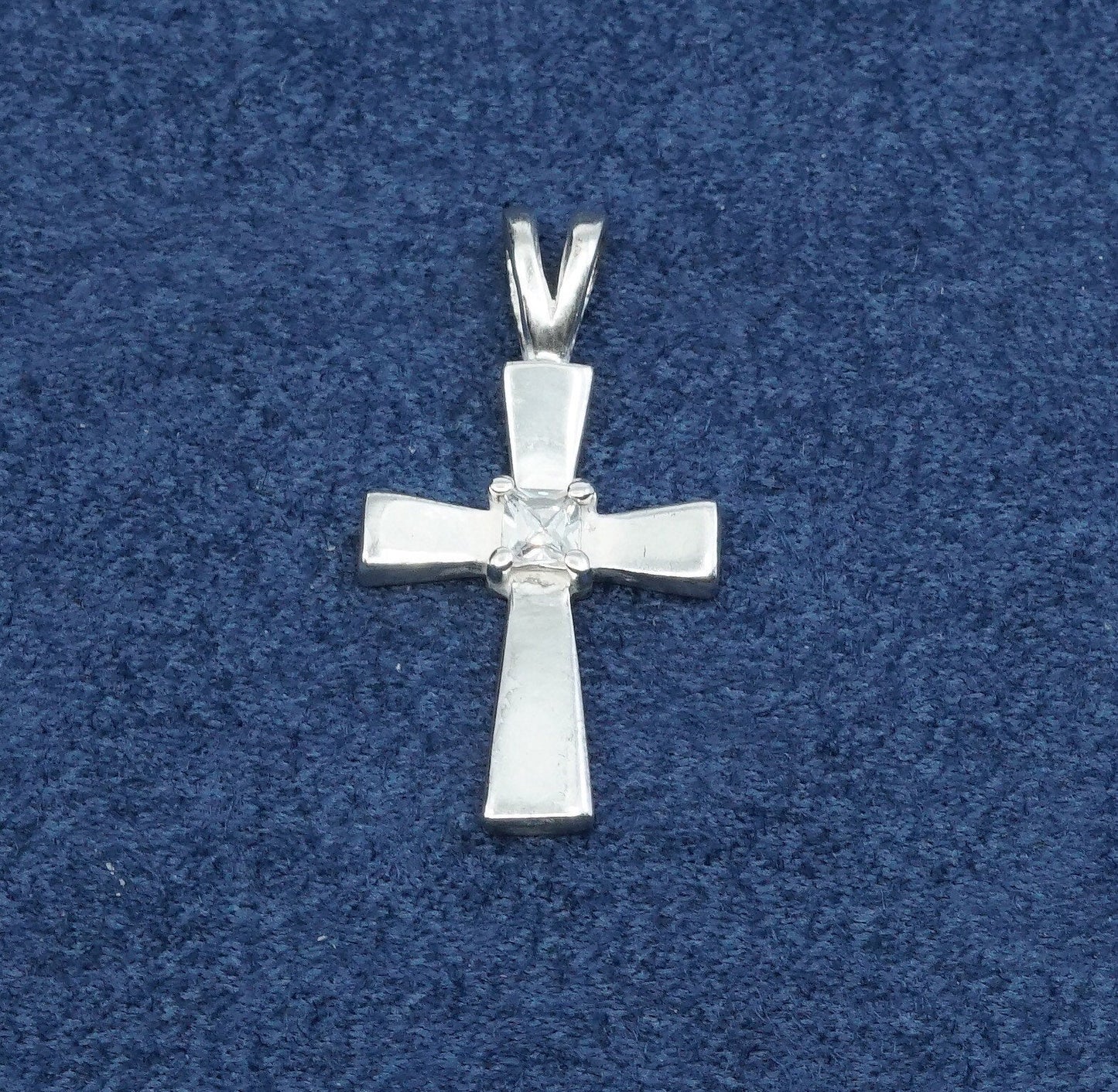 vtg Sterling silver handmade pendant, 925 cross w/ crystal details