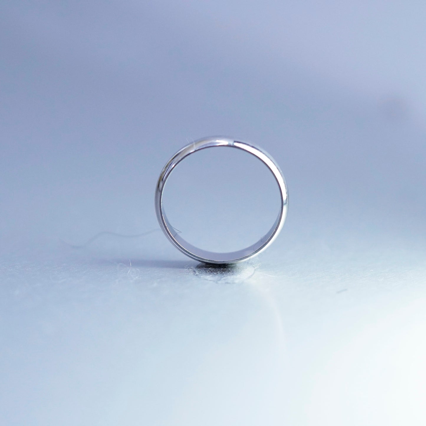 Size 5.5, vintage southwestern Sterling 925 silver wedding ring, band