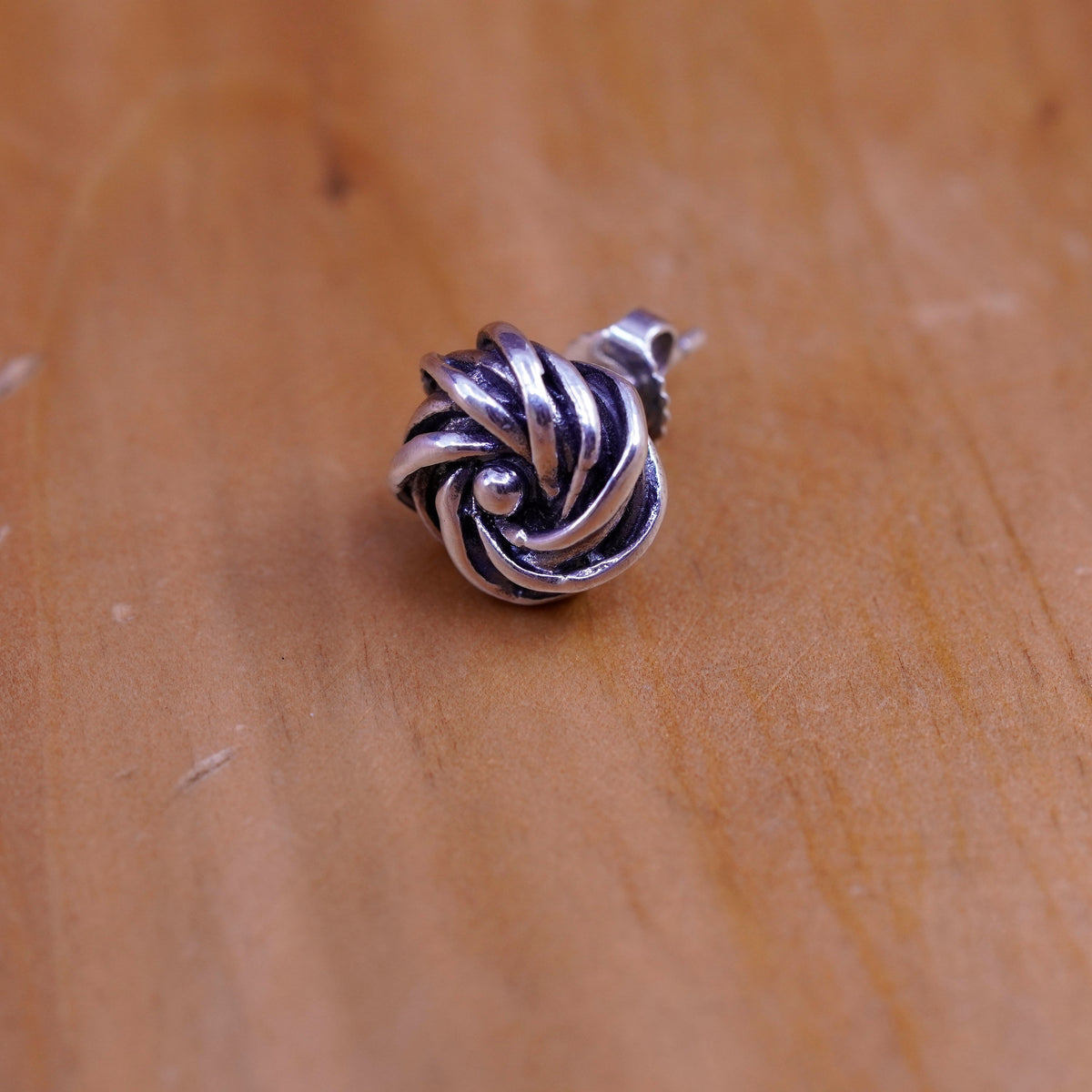 Hagit Gorali Israel Sterling silver handmade earrings, 925 entwined cable studs