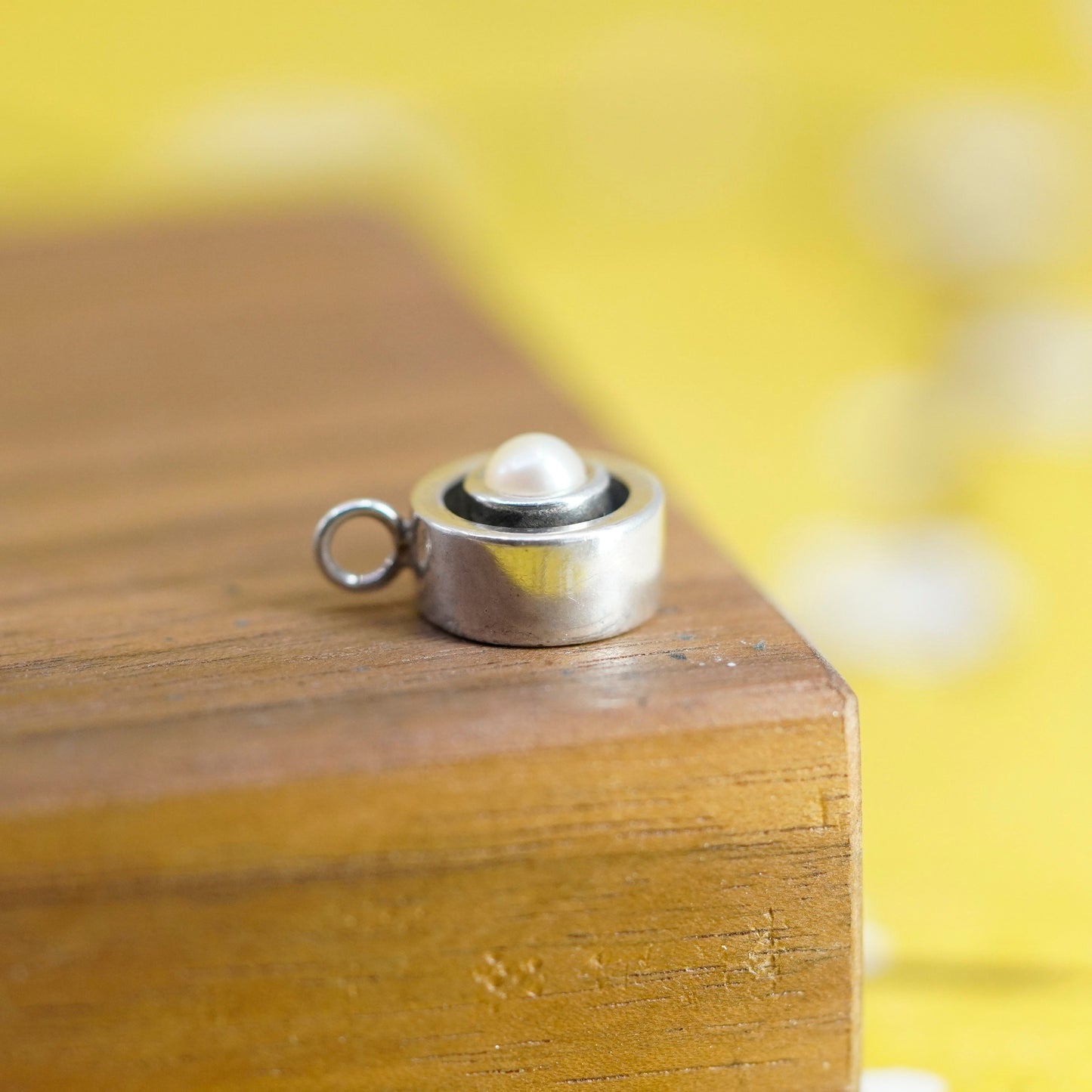 Vintage Sterling silver handmade pendant, 925 disc with pearl