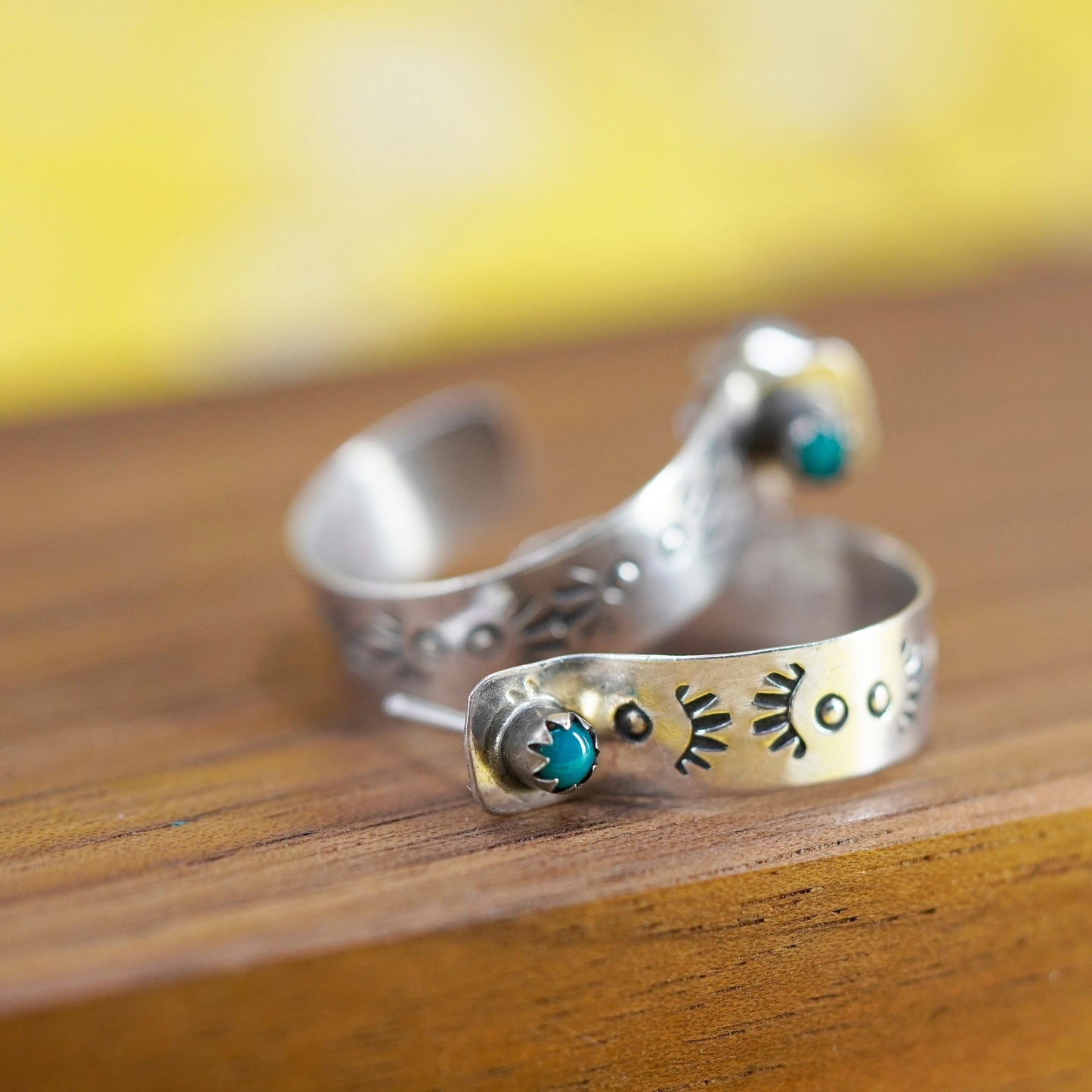 1”, Vintage Native American Sterling silver earrings 925 huggie studs turquoise