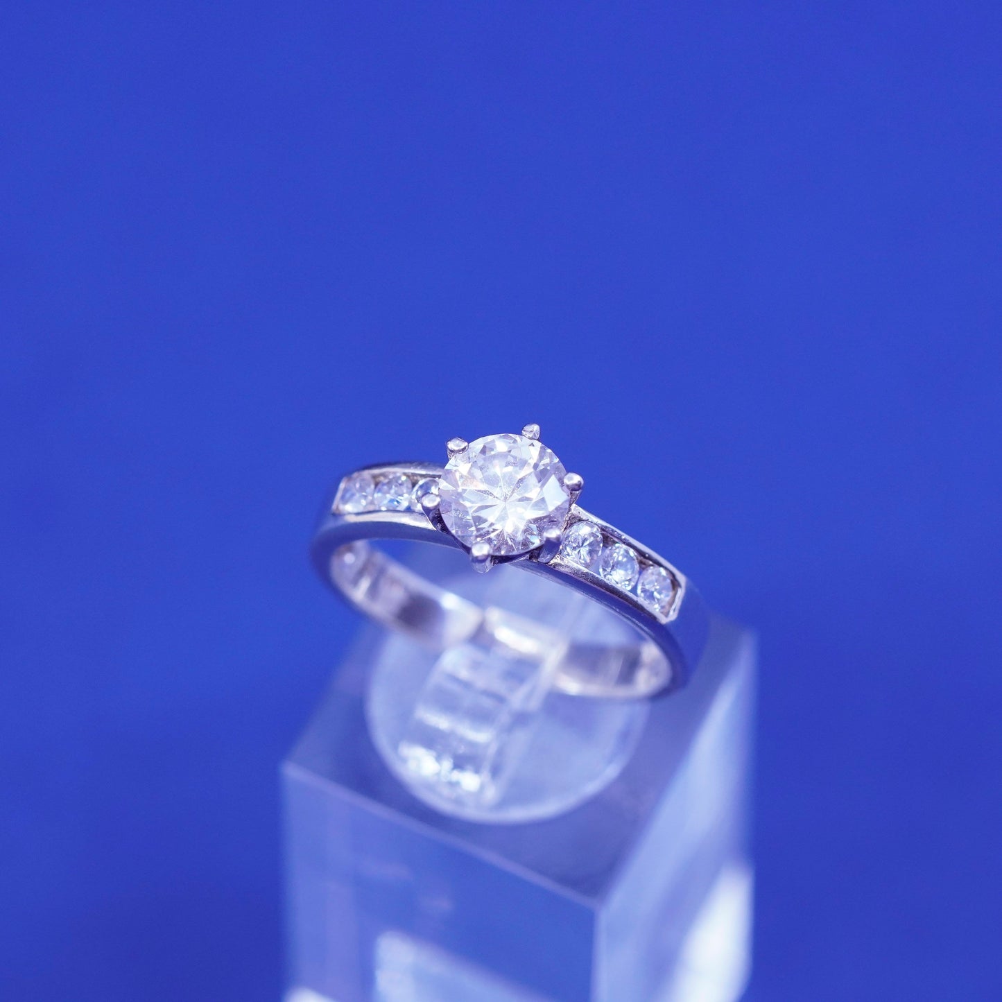 Size 9, vintage Sterling 925 silver engagement ring with clear cz stones