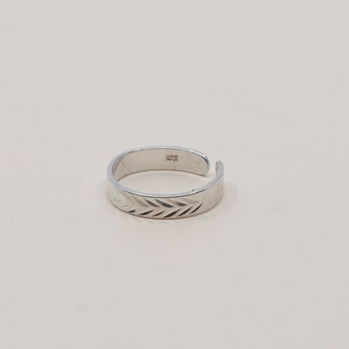 Size 6.25, Vtg Sterling Silver handmade open end Ring. 925 Band W/ Diamond Cut