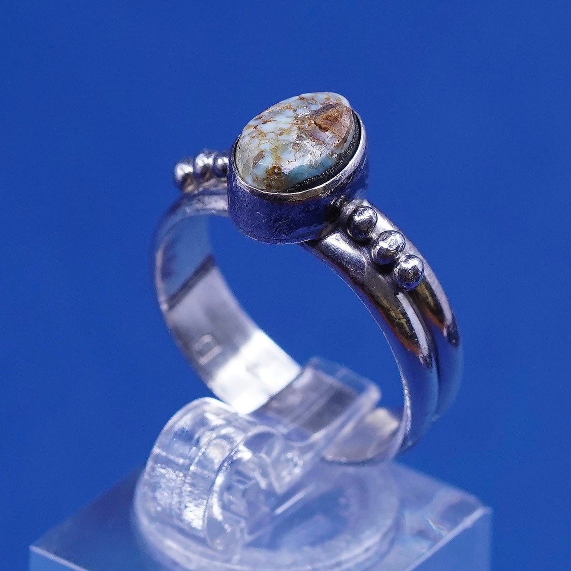 Size 7.25, vtg John Delvin Sterling silver handmade ring, 925 w/ turquoise