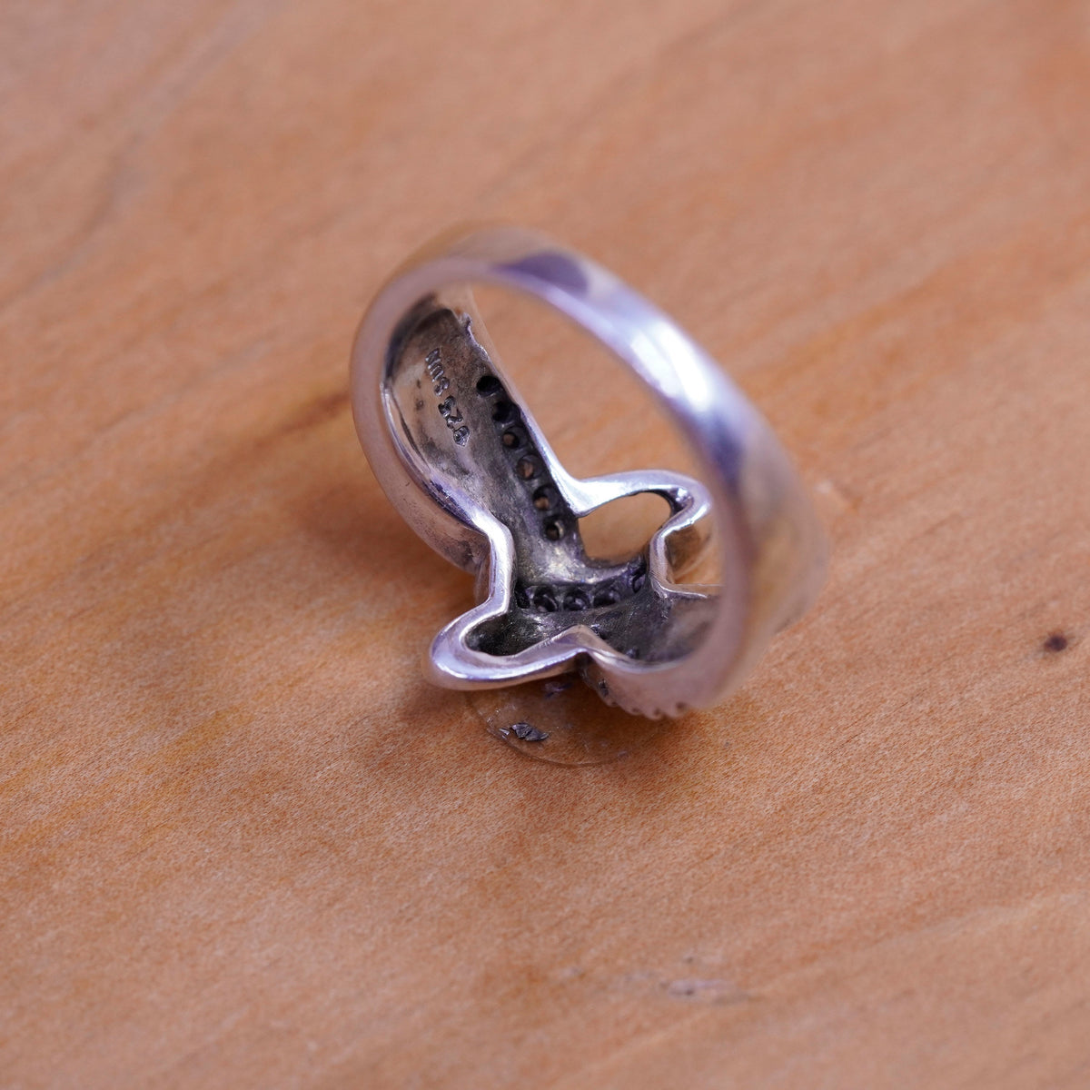 Size 5.5, vintage sterling 925 silver entwined with genuine diamond inlay
