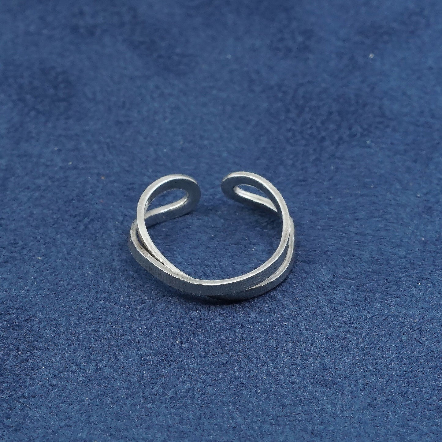 Size 7, vtg sterling silver handmade ring, 925 entwined band