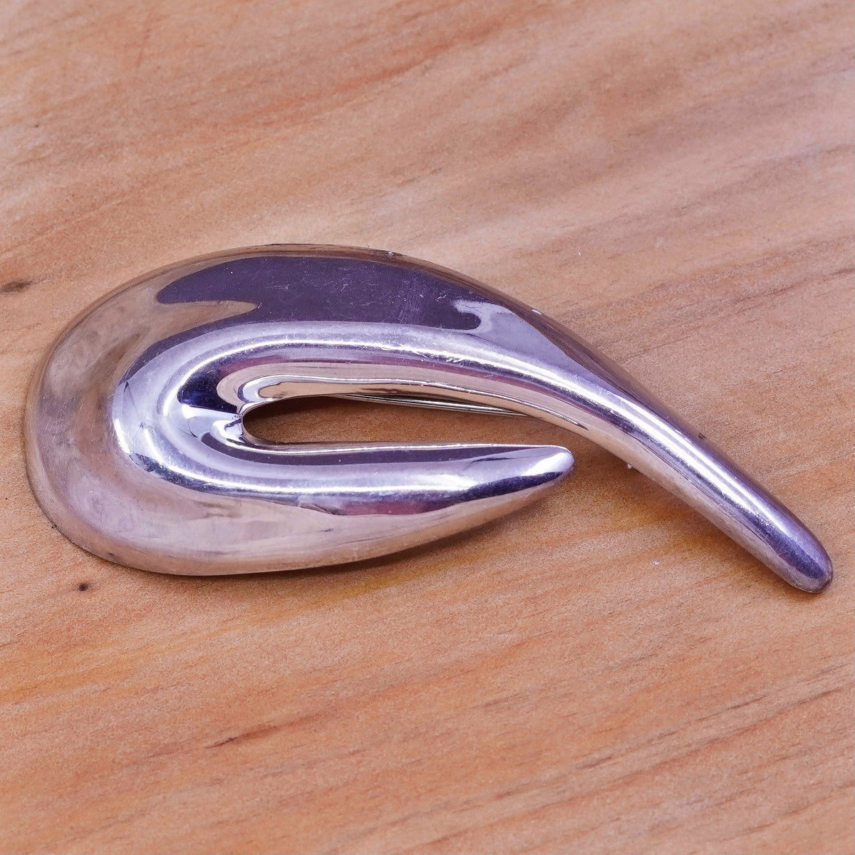 Vintage Mexico handmade modern sterling silver curvy shaped brooch