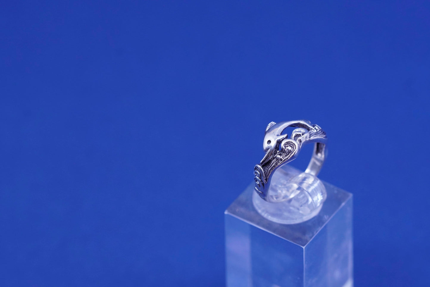 Size 6, vintage sterling silver handmade ring, 925 band with dolphin and waves
