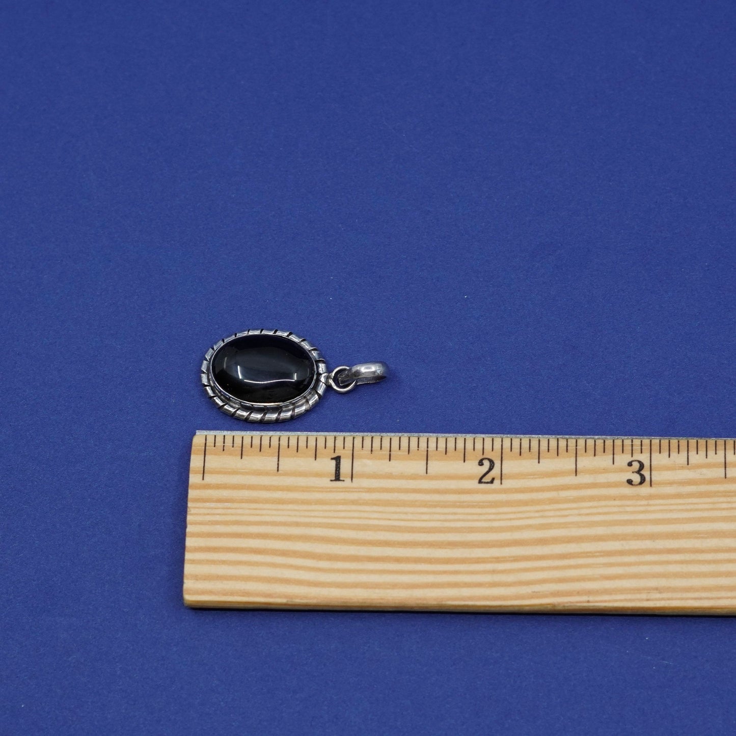 Vintage Sterling 925 silver handmade pendant with oval onyx
