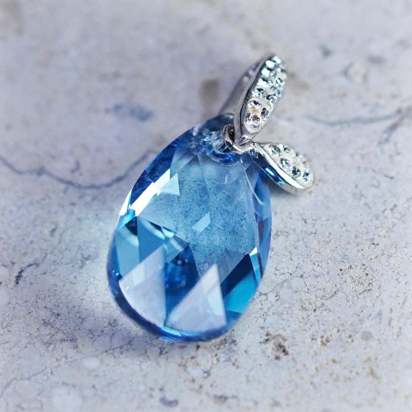 Vintage AU sterling silver handmade 925 pendant with teardrop blue crystal