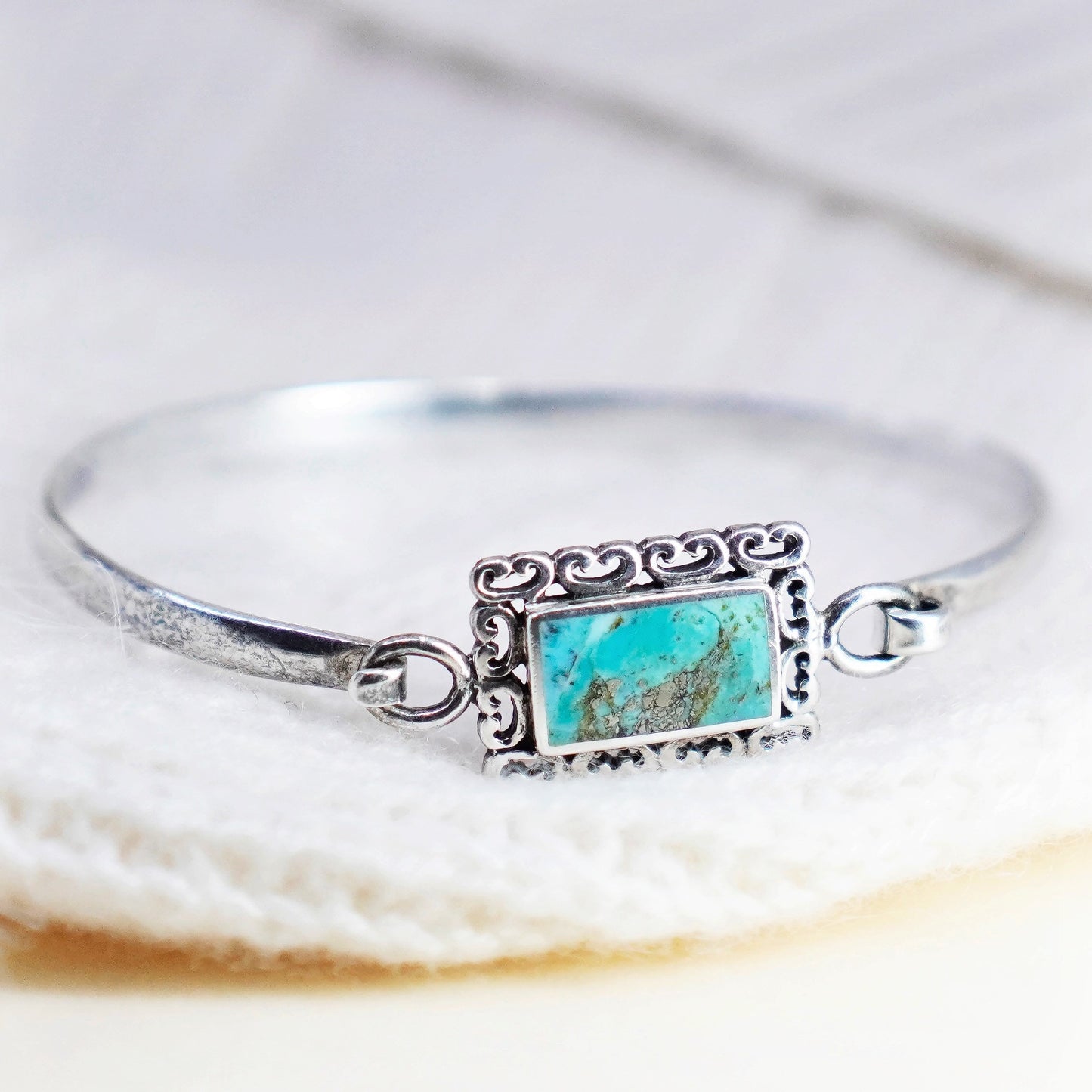 6.75”, Vintage sterling silver hinged bangle bracelet with turquoise inlay