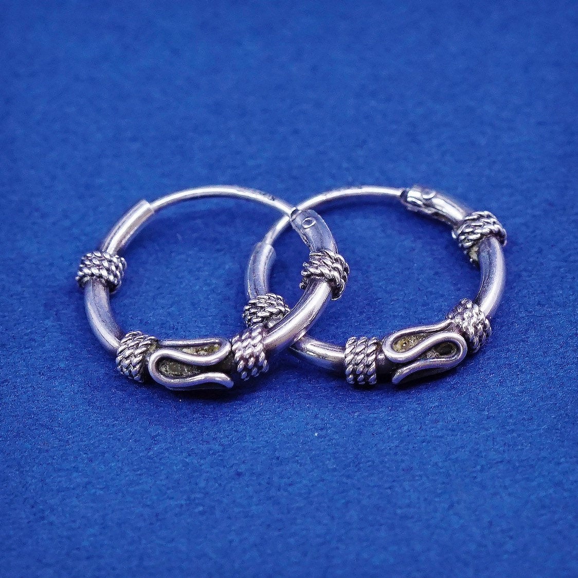 0.5”, vtg Sterling silver handmade earrings, 925 textured hoops, huggie