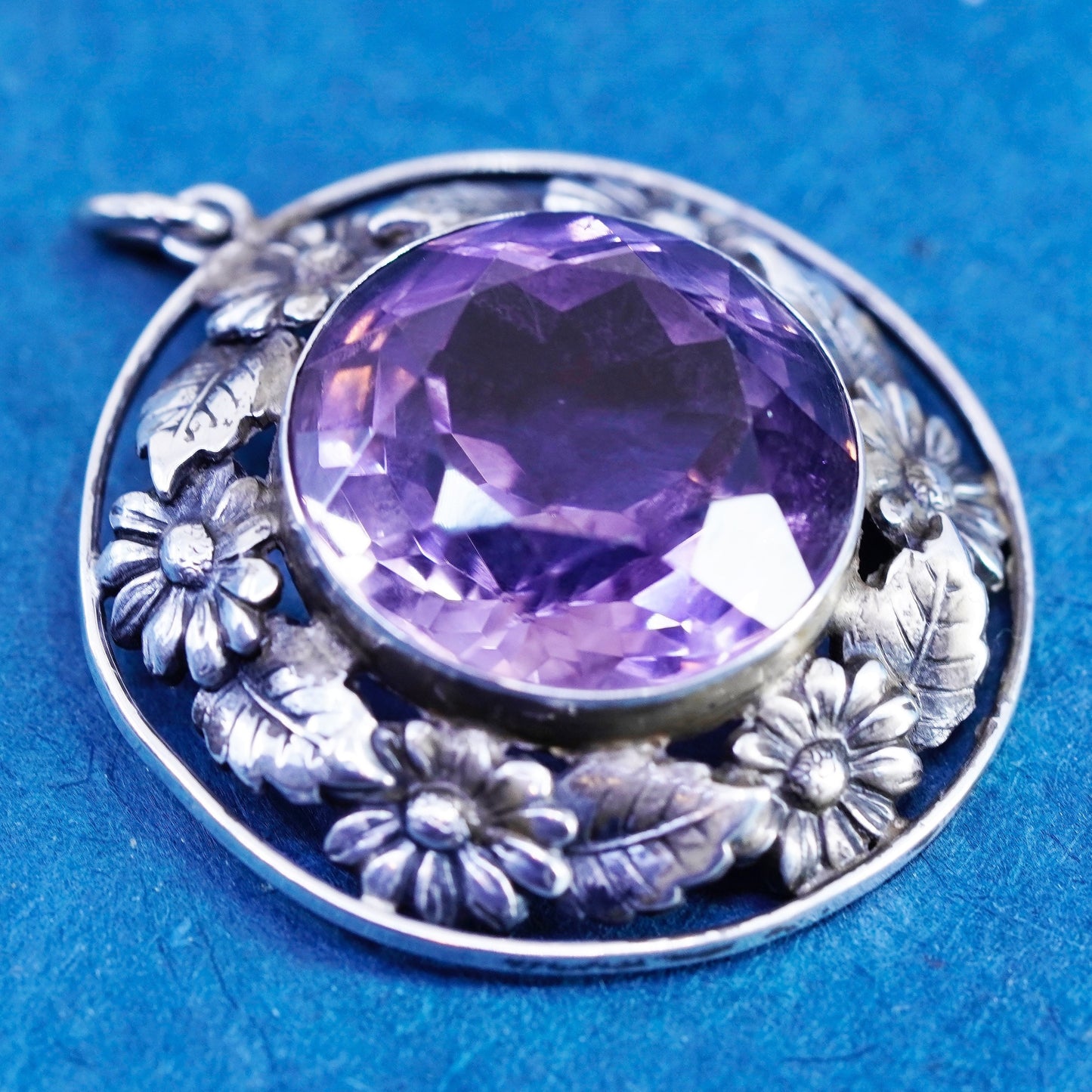 Vintage Sterling 925 silver handmade floral pendant with amethyst
