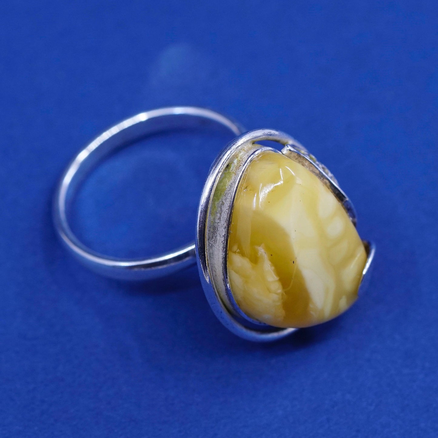 sz 8, Sterling silver handmade ring, Native American, southwestern 925 w/ amber