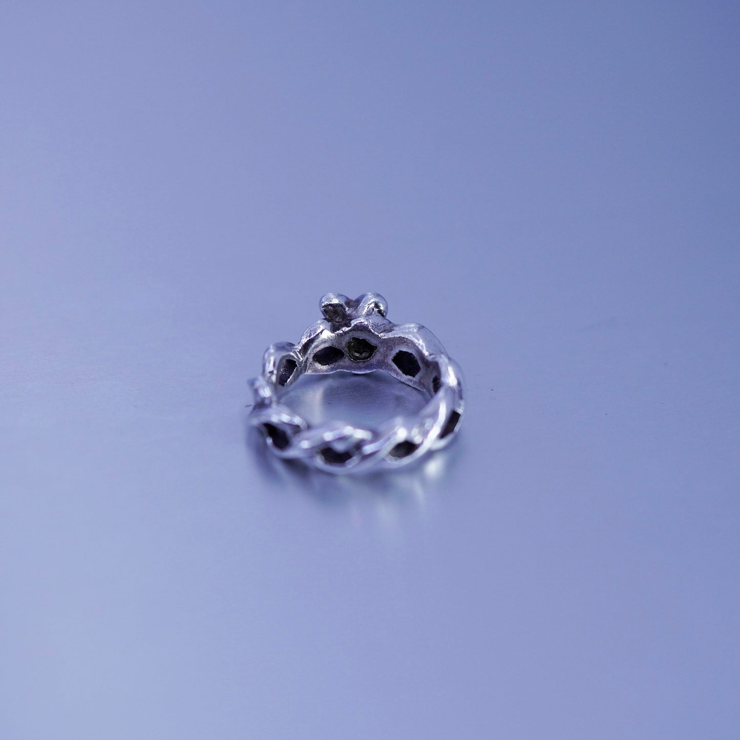 Size 6.25, southwestern Sterling 925 silver wedding ring, entwined band heart
