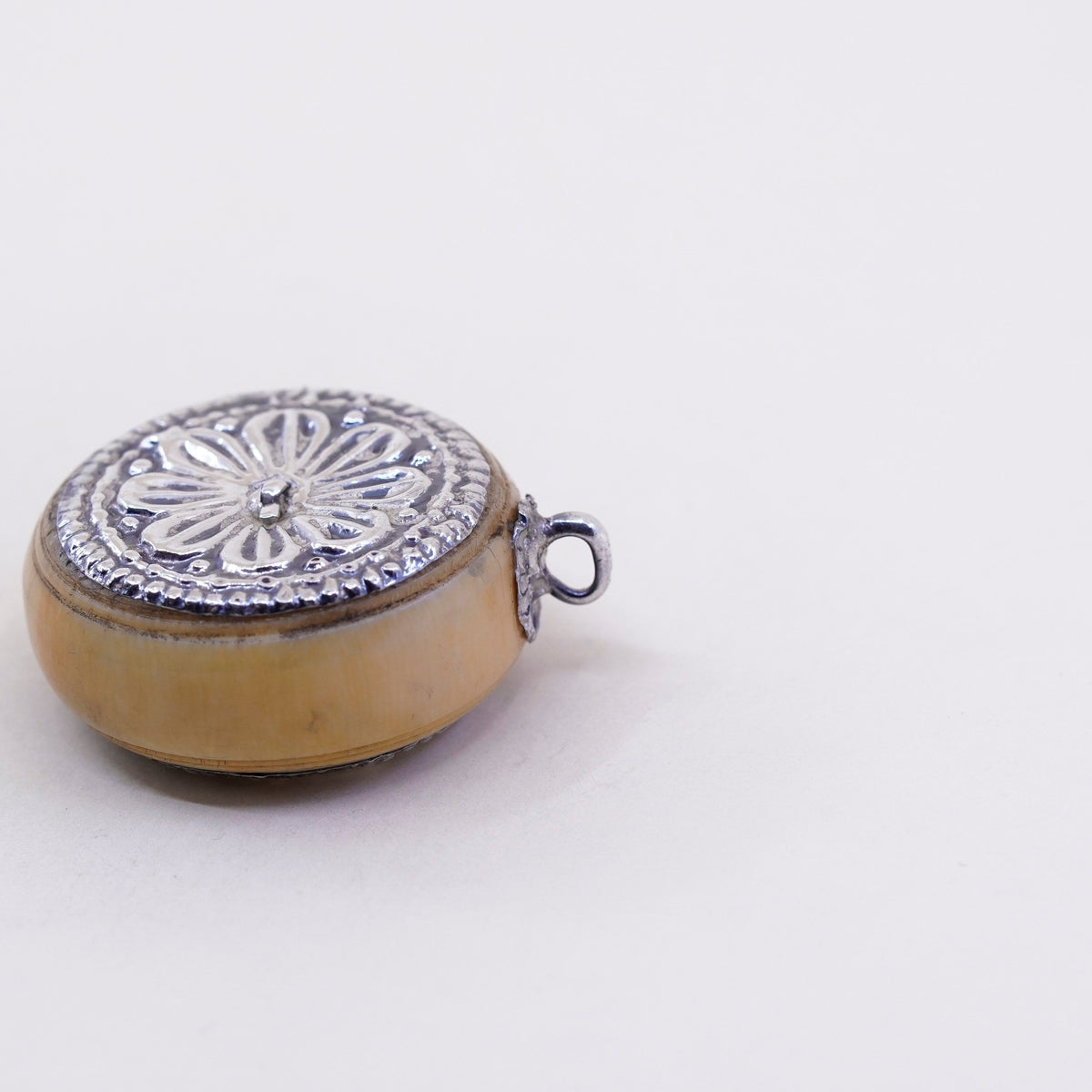 Native American Sterling 925 silver handmade flower pendant with nut