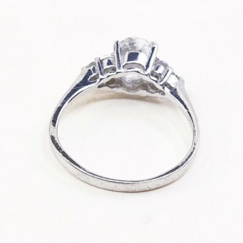Sz 7, Vtg Sterling silver Engagement ring, 925 silver band W/ CZ