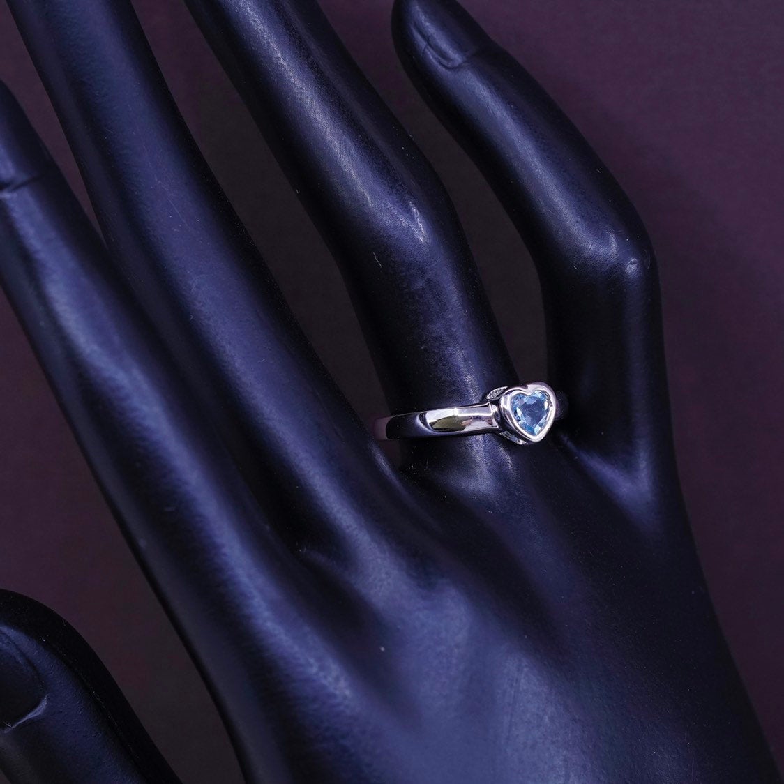 sz 8, vtg sterling silver handmade ring, blue crystal heart 925 band