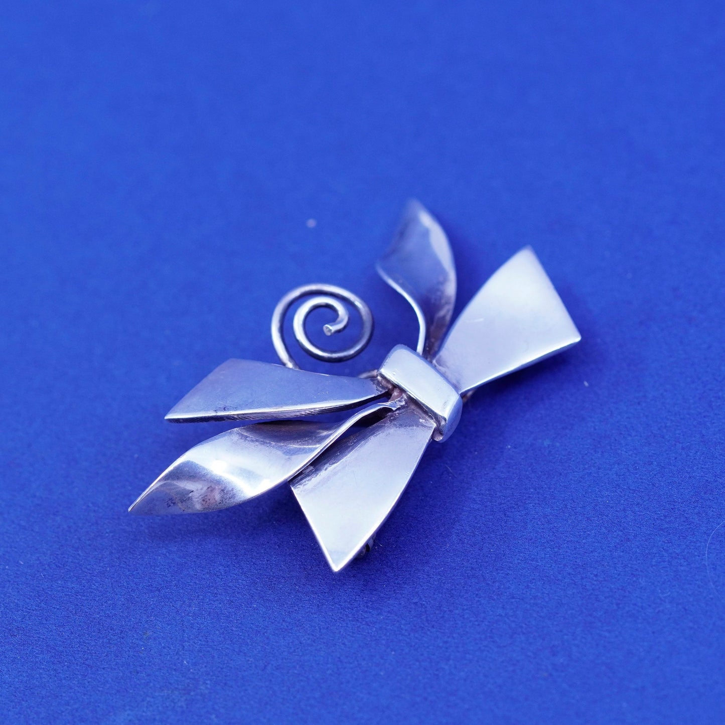 Vintage handmade sterling 925 silver bow ribbon brooch pin