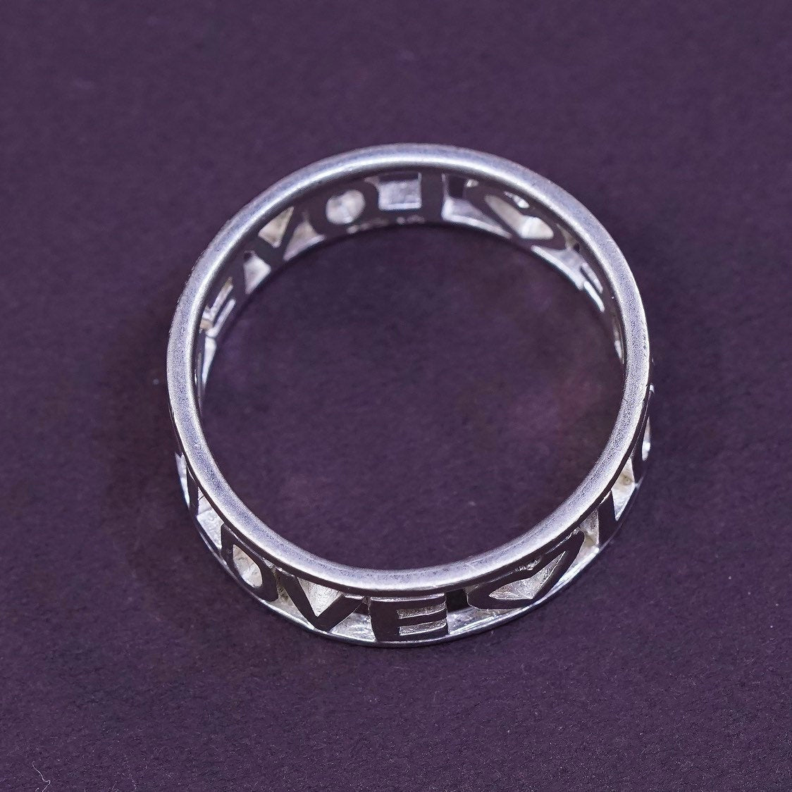 sz 8.75, vtg sterling silver handmade ring, 925 band embossed "love"
