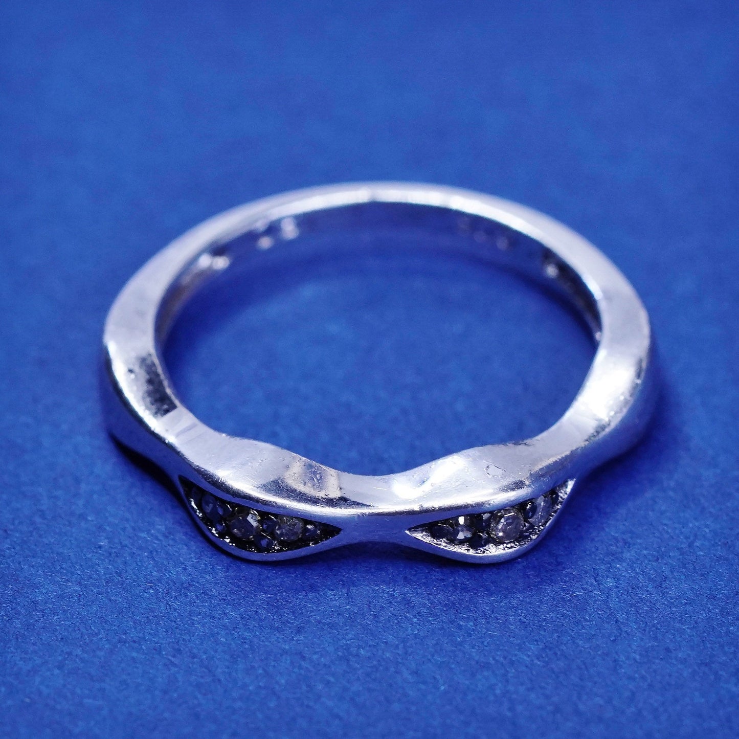 Size 7, vtg JS Sterling silver ring, 925 stackable band with genuine diamonds