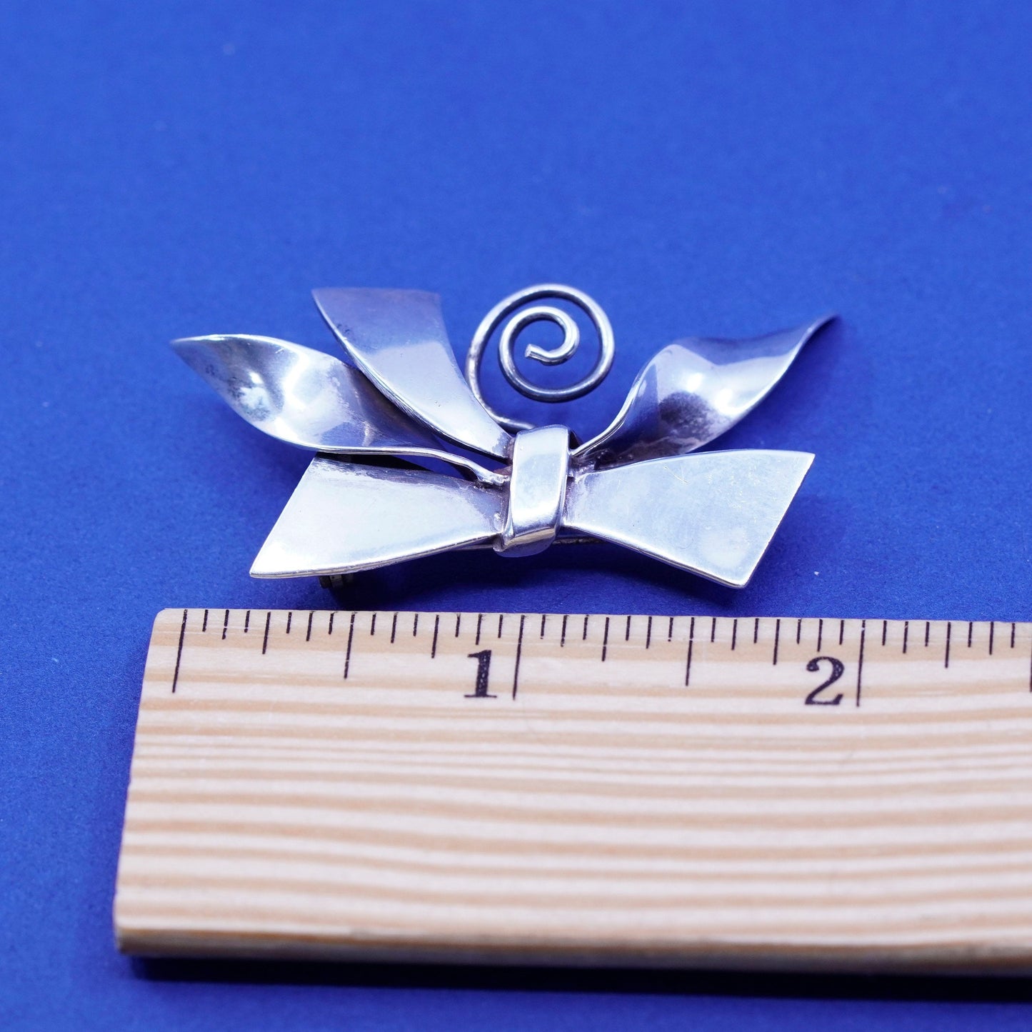 Vintage handmade sterling 925 silver bow ribbon brooch pin